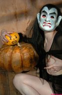 2012-11-01 - Irene - Halloween  2400px | (x38)f00r9cxodd.jpg