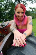 2012-11-02 - DeDe - Pink Tractor  1200px | (x44)-t00r7x2wcl.jpg