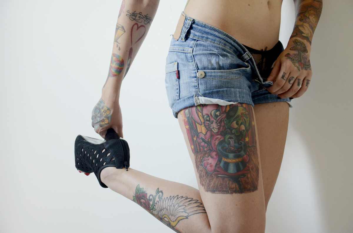 Very tattoo girl fist herself pictures
